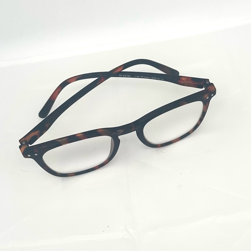 Izipizi Unisex Tortoise Shell Reading Glasses +1.50 - Picture 2 of 2